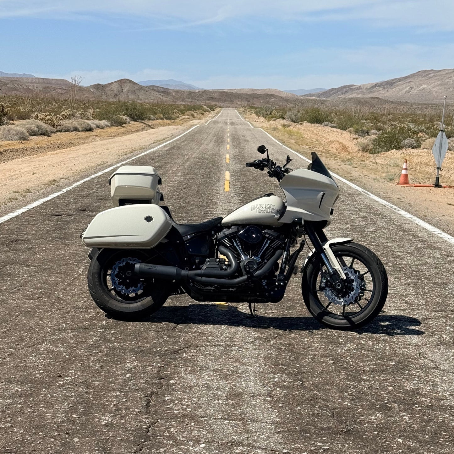 *Pre-Order* M8 Low Rider S/ST Solo Tour Pack Mount for 2-Up Seats